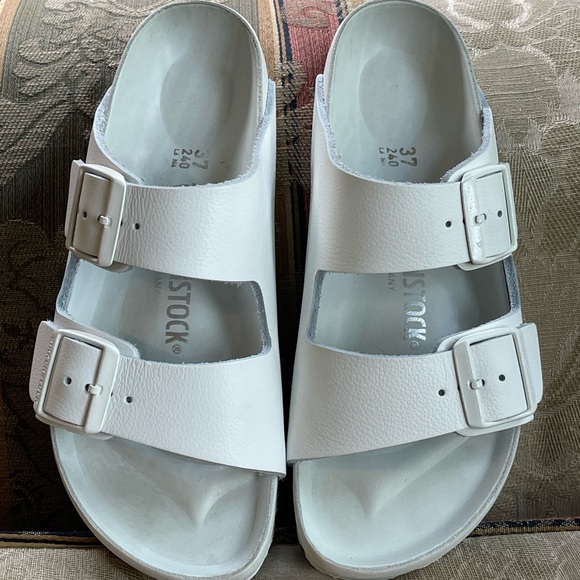 Birkenstock Arizona White Leather. Size 6-6.5